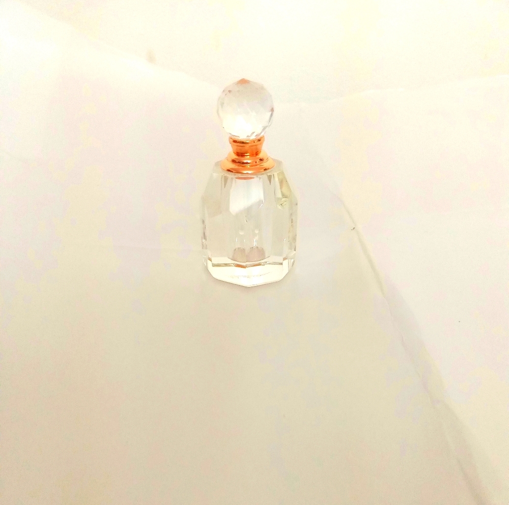 🔥Oleg Cassini Cristal Parfume

(NWT)